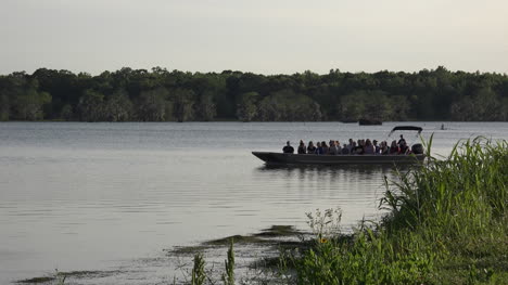 Louisiana-tourist-boat-goes-by