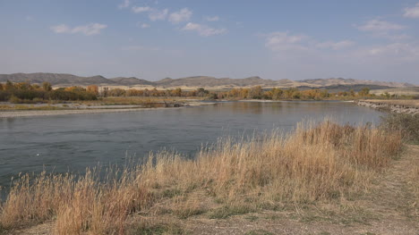 Montana-Missouri-River-Mainstream-Jenseits-Des-Zusammenflusses
