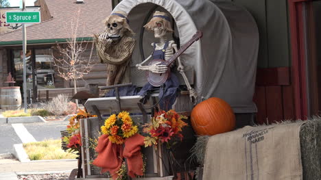 Oregon-skeletons-in-a-wagon-decoration