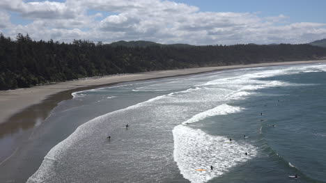 Oregon-Surfer-Und-Wellen