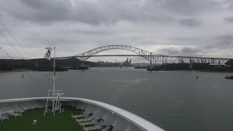 Panamá-Puente-De-Las-Américas-Vista-Con-Proa-De-Barco