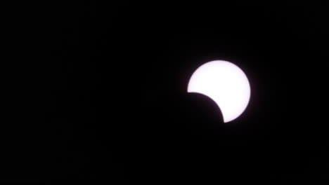 Solar-eclipse-approaching-end-time-lapse