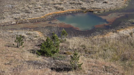 Yellowstone-blue-pool-at-West-Thumb