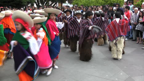 Baile-De-Ecuador