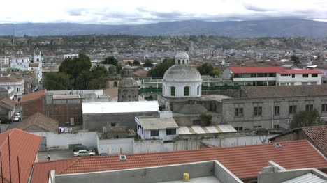 Latacunda-rooftops-in-Ecuador
