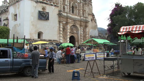 Guatemala-Antigua-pilgrimage-church