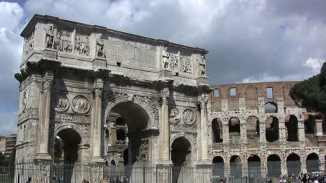 Arco-De-Roma-De-Constantino-Y-Coliseo