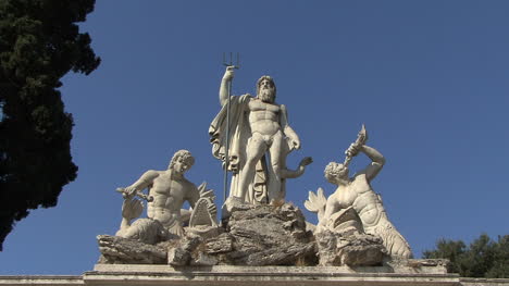 Rome-Neptune-statue-Piazza-del-Popolo