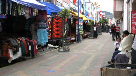 Otovalo-market-Ecuador