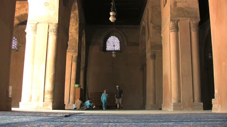 Egipto-Dentro-De-La-Mezquita-De-El-Cairo