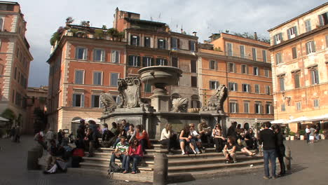 Santa-Maria-Trastavere-fountain-Rome
