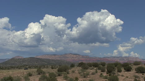 Arizona-Cumulus-Wolken-über-Der-Wüste