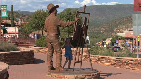 Arizona-Sedona-statue-of-cowboy-painter