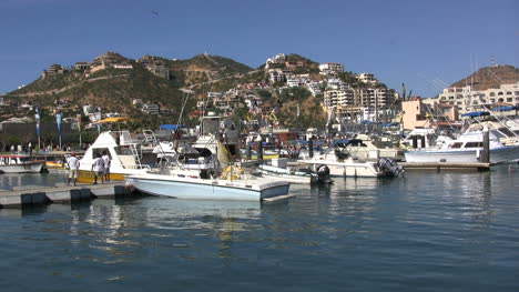 Baja-Cabo-San-Lucas-Boote-Im-Hafen