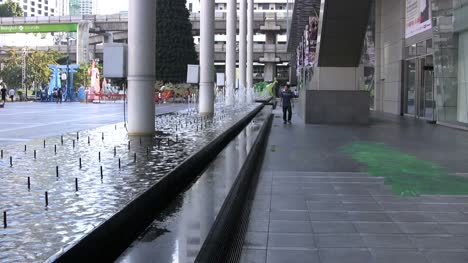 Bangkok-mall-&-fountain
