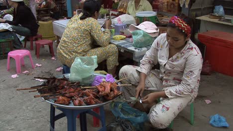 Cambodia-market-woman