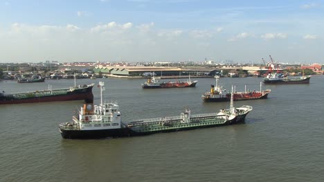 Ships-in-the-Chao-Phraya-River