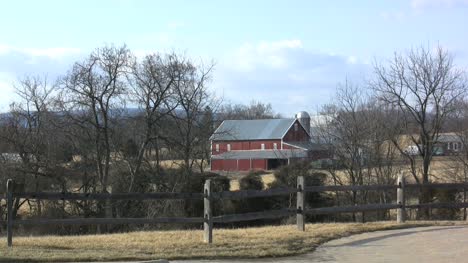 Maryland-barn-and-fence