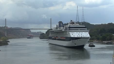 Panamakanal-Kreuzfahrtschiff