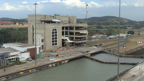 Panama-Canal-Miraflores-Locks-building-with-tourists