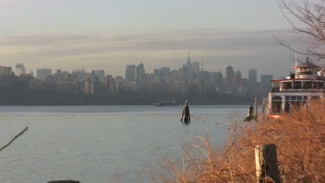 View-toward-skyscrapers-in-NYC