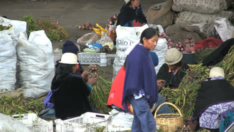 Ecuador-market-vegetables