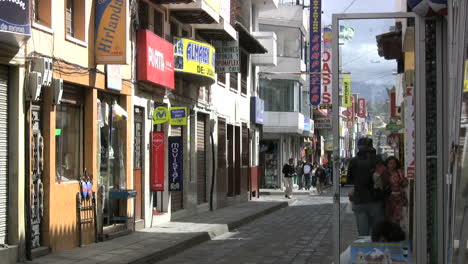 Ecuador-Zeichen-Und-Straße-Latacunga