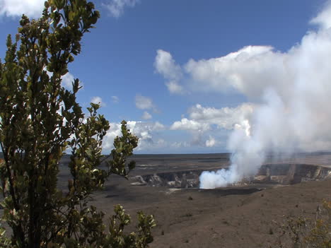 Bush-and-Kilauea-Caldera-eruption