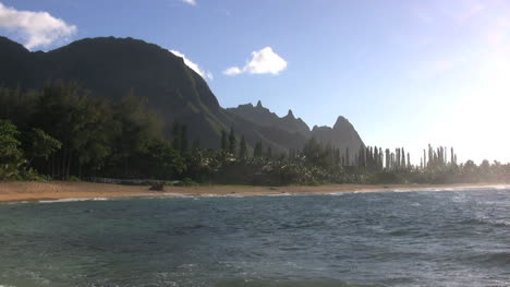 Kauai-Distant-peaky-mountains-2