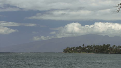 Molokai-En-Distancia-De-Maui