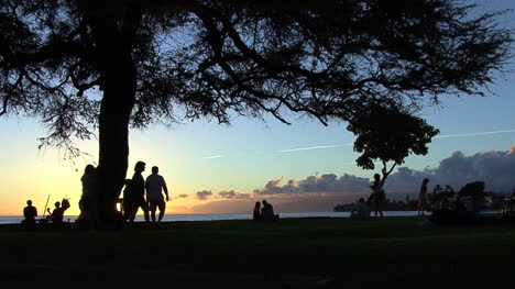 Maui-Lahaina-Seawall-after-sunset