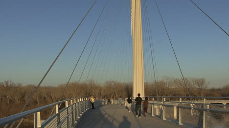 Omaha-Footbridge-people-strolling