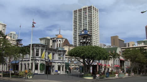 Waikiki-flag-tower-and-street-scene