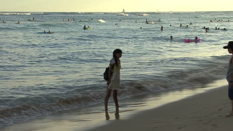 Waikiki-girl-with-waves