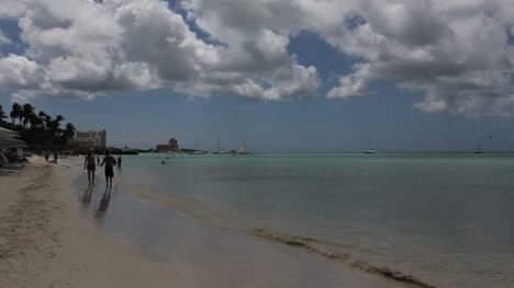 Aruba-beach-with-clouds-and-sea