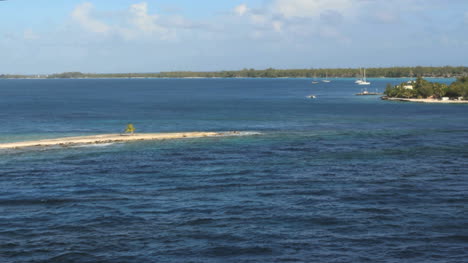 Boats-and-a-sand-island-in-a-lagoon