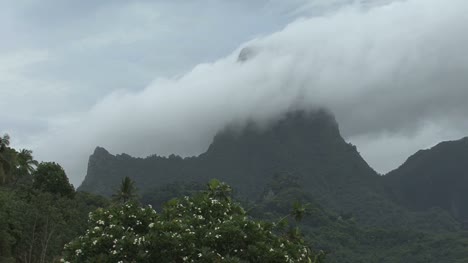 Moorea-time-lapse-clouds-and-a-mountain-peak