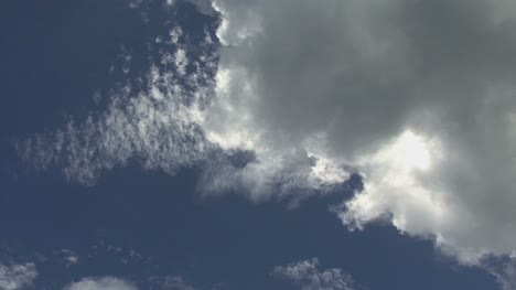 Fast-moving-clouds-timelapse