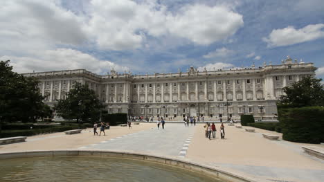 Madrid-royal-palace-broad-view