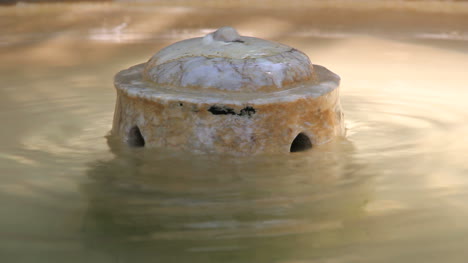 Spain-Andalucia-Alhambra-Alhambra-bubbling-fountain