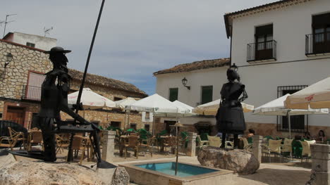 La-Mancha-El-Tobasco-Statuen