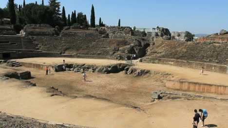 Spain-Merida-Roman-amphitheater-with-tourists