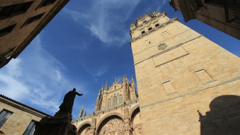 Salamanca-statue-and-cathedral-3
