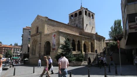 Segovia-San-Clemente-church-and-street