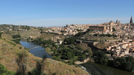 Toledo-Und-Rio-Tajo-Aussicht