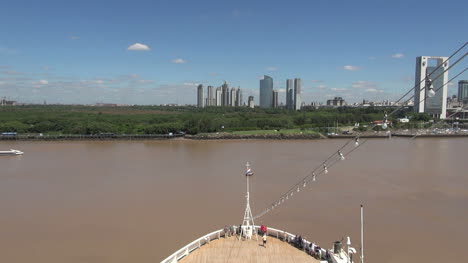 Buenos-Aires-skyline-from-ship