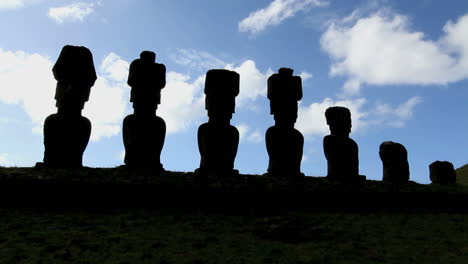 Anakena-Beach-long-view-of-statues
