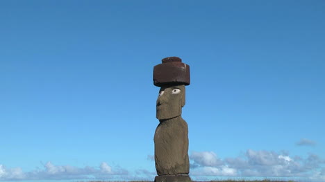 Easter-Island-Ahu-Ko-Te-Riku-moai-zoom-on-eyes-top-hat-7b