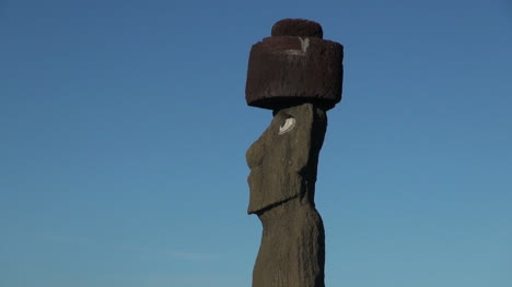 Osterinsel-Ahu-Ist-Der-Riku-Moai-Kopf-Und-Hut-10d