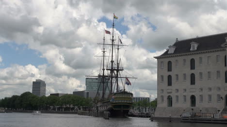 Amsterdam-Kanalboot-Hafenblick